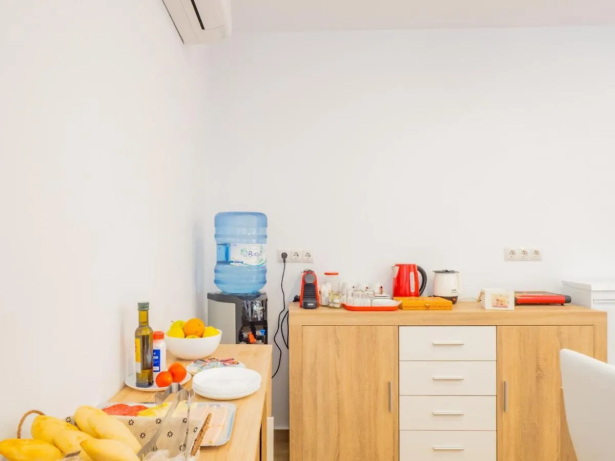 Cubo'S Hostal William'S Sunny 4 With Breakfast トレ・デ・ベナガルボン